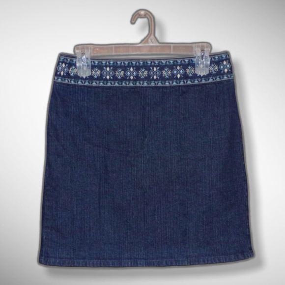 LOFT Dresses & Skirts - NWOT Loft Embroidered Waist Denim Skirt